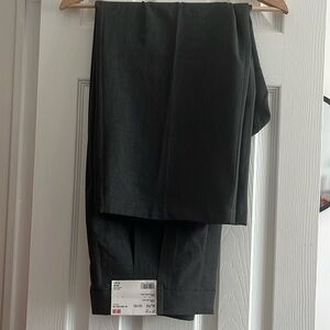 Uniqlo pleated wide pants